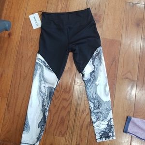 Zyia Active Marble Block Light n Tight Hi Rose